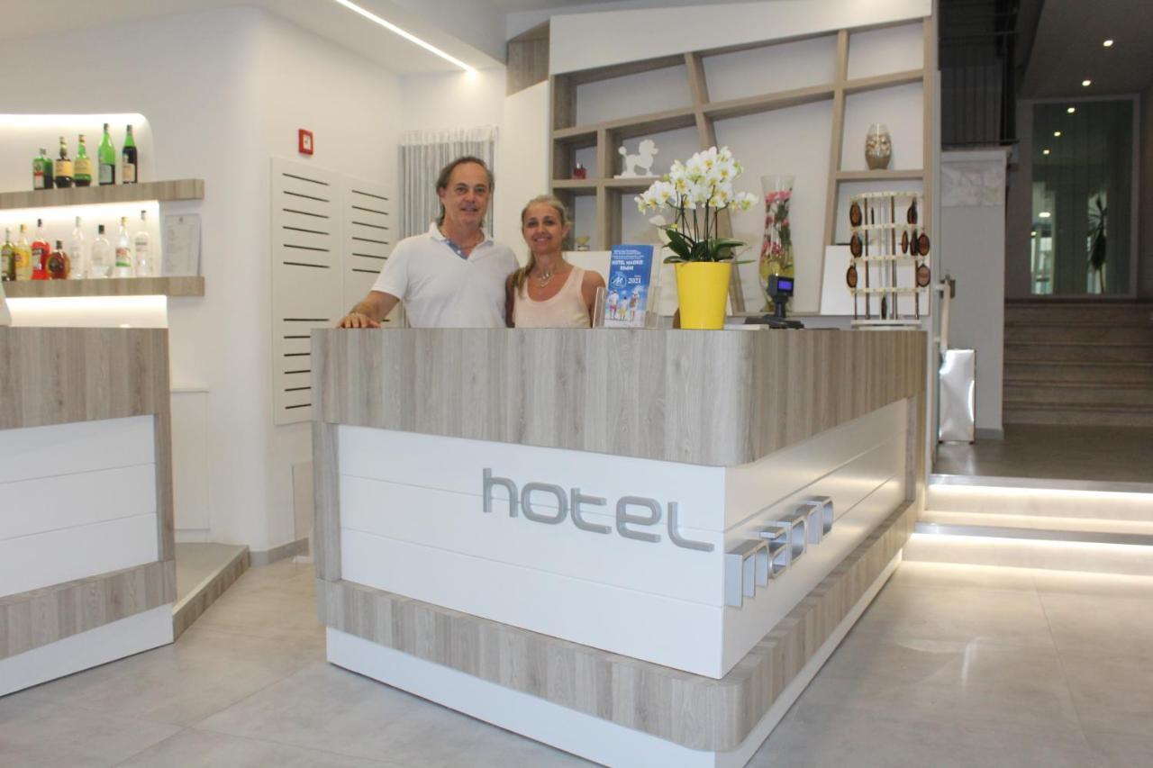 Hotel Madrid Rímini Exterior foto