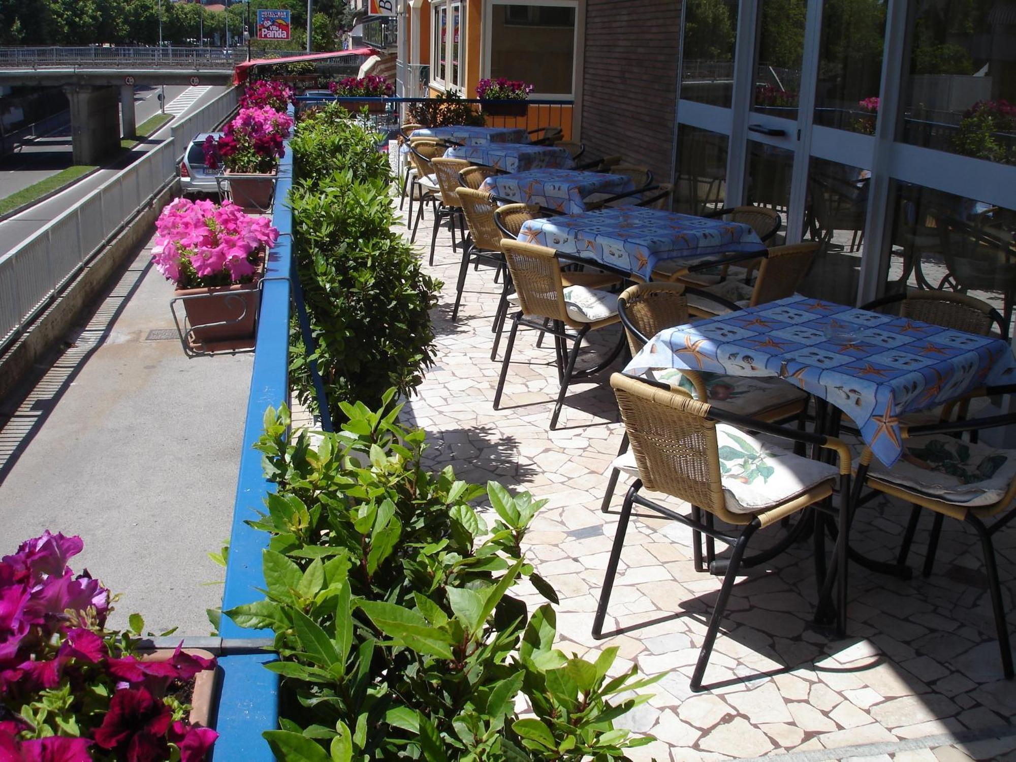 Hotel Madrid Rímini Exterior foto