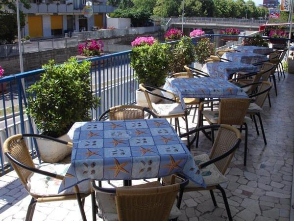Hotel Madrid Rímini Exterior foto